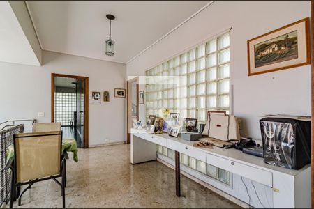 Casa para alugar com 530m², 5 quartos e 2 vagas Casa para alugar com 530m², 5 quartos e 2 vagasHall superior