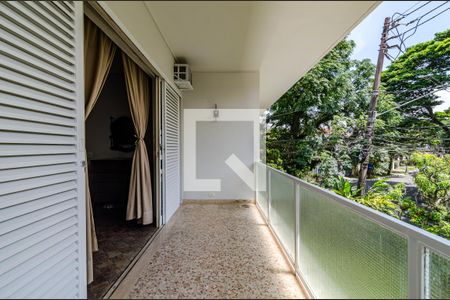 Casa para alugar com 530m², 5 quartos e 2 vagas Casa para alugar com 530m², 5 quartos e 2 vagasVaranda do quarto 2
