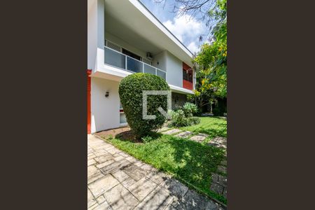 Casa para alugar com 530m², 5 quartos e 2 vagas Casa para alugar com 530m², 5 quartos e 2 vagasFachada