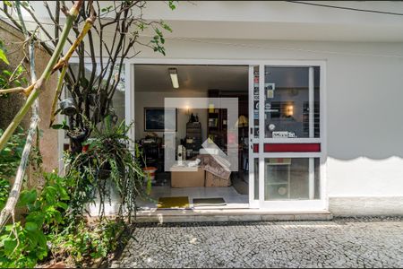 Casa para alugar com 530m², 5 quartos e 2 vagas Casa para alugar com 530m², 5 quartos e 2 vagasEdícula