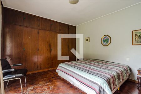 Casa para alugar com 530m², 5 quartos e 2 vagas Casa para alugar com 530m², 5 quartos e 2 vagasQuarto 2