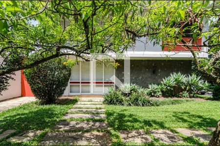 Casa para alugar com 530m², 5 quartos e 2 vagas Casa para alugar com 530m², 5 quartos e 2 vagasFachada