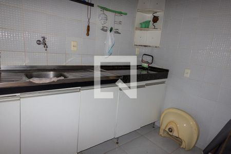 Casa à venda com 160m², 4 quartos e 4 vagas Casa à venda com 160m², 4 quartos e 4 vagasÁrea de Serviço