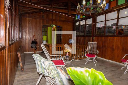 Casa à venda com 160m², 4 quartos e 4 vagas Casa à venda com 160m², 4 quartos e 4 vagasCobertura