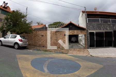 Casa à venda com 160m², 4 quartos e 4 vagasFACHADA