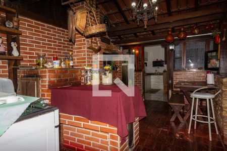 Casa à venda com 160m², 4 quartos e 4 vagas Casa à venda com 160m², 4 quartos e 4 vagascozinha externa