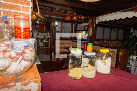 Casa à venda com 160m², 4 quartos e 4 vagas Casa à venda com 160m², 4 quartos e 4 vagascozinha externa