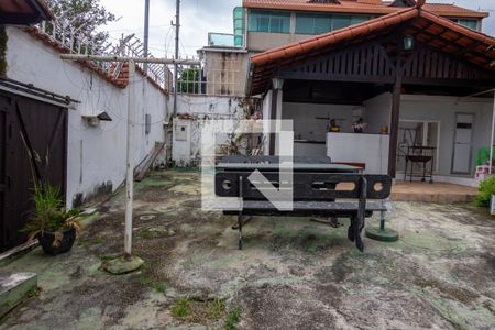 Casa à venda com 160m², 4 quartos e 4 vagas Casa à venda com 160m², 4 quartos e 4 vagasÁrea comum