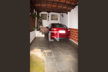 Casa à venda com 160m², 4 quartos e 4 vagasESTACIONAMENTO