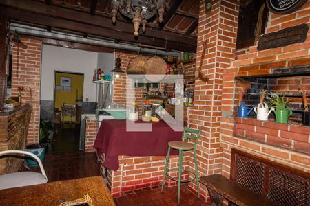 Casa à venda com 160m², 4 quartos e 4 vagas Casa à venda com 160m², 4 quartos e 4 vagascozinha externa