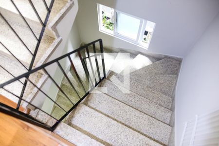 Casa à venda com 213m², 3 quartos e 2 vagas Casa à venda com 213m², 3 quartos e 2 vagasAcesso a Sala