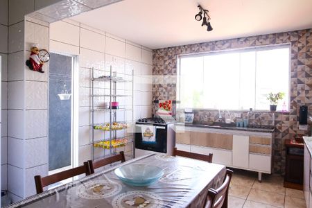 Casa à venda com 213m², 3 quartos e 2 vagas Casa à venda com 213m², 3 quartos e 2 vagasCozinha