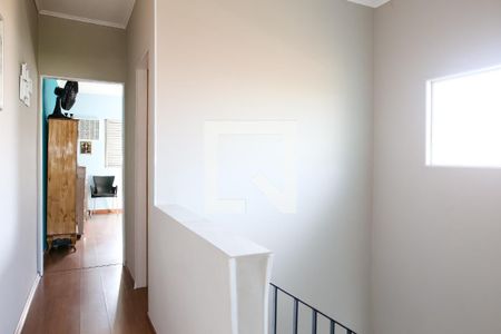 Casa à venda com 213m², 3 quartos e 2 vagas Casa à venda com 213m², 3 quartos e 2 vagasCorredor