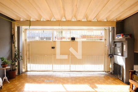 Casa à venda com 213m², 3 quartos e 2 vagas Casa à venda com 213m², 3 quartos e 2 vagasGaragem