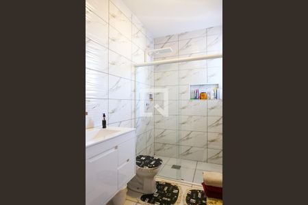 Casa à venda com 213m², 3 quartos e 2 vagas Casa à venda com 213m², 3 quartos e 2 vagasBanheiro Social