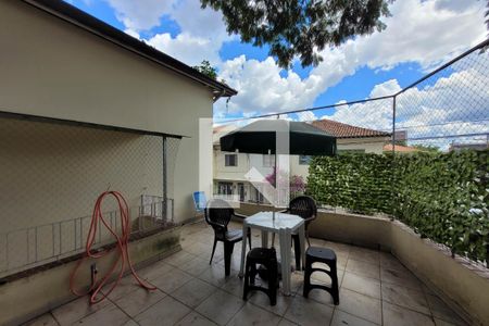 Casa à venda com 180m², 4 quartos e 1 vaga Casa à venda com 180m², 4 quartos e 1 vagaVaranda casa 2