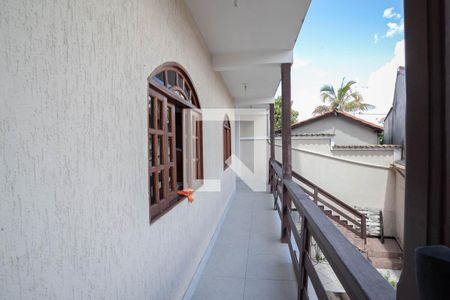 Casa à venda com 400m², 3 quartos e 4 vagas Casa à venda com 400m², 3 quartos e 4 vagasVaranda