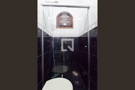 Casa à venda com 400m², 3 quartos e 4 vagas Casa à venda com 400m², 3 quartos e 4 vagasBanheiro social