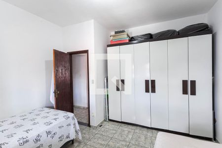 Casa à venda com 400m², 3 quartos e 4 vagas Casa à venda com 400m², 3 quartos e 4 vagasQuarto 2