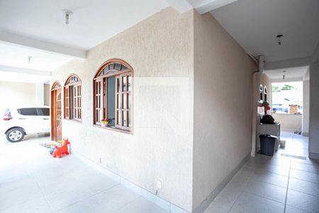 Casa à venda com 400m², 3 quartos e 4 vagas Casa à venda com 400m², 3 quartos e 4 vagasEntrada