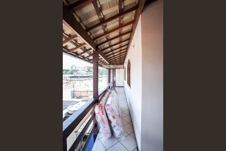 Casa à venda com 400m², 3 quartos e 4 vagas Casa à venda com 400m², 3 quartos e 4 vagasVaranda