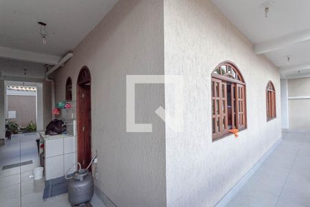 Casa à venda com 400m², 3 quartos e 4 vagas Casa à venda com 400m², 3 quartos e 4 vagasVaranda