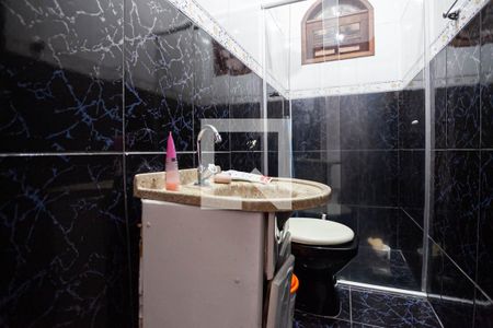 Casa à venda com 400m², 3 quartos e 4 vagas Casa à venda com 400m², 3 quartos e 4 vagasBanheiro social