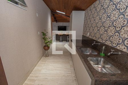 Apartamento à venda com 180m², 3 quartos e 2 vagas Apartamento à venda com 180m², 3 quartos e 2 vagasÁrea de Serviço