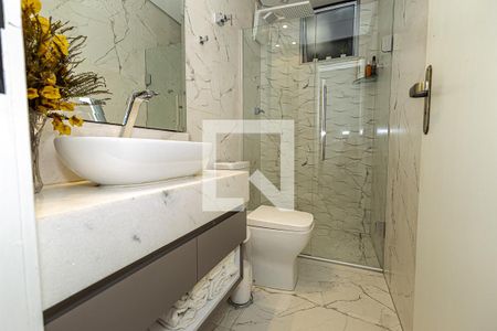 Apartamento à venda com 180m², 3 quartos e 2 vagas Apartamento à venda com 180m², 3 quartos e 2 vagasBaneiro social