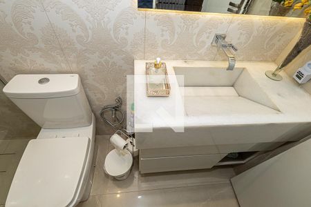 Apartamento à venda com 180m², 3 quartos e 2 vagas Apartamento à venda com 180m², 3 quartos e 2 vagasBanheiro da Suíte