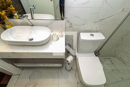 Apartamento à venda com 180m², 3 quartos e 2 vagas Apartamento à venda com 180m², 3 quartos e 2 vagasBaneiro social