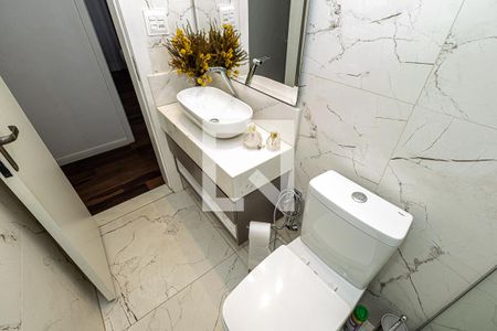 Apartamento à venda com 180m², 3 quartos e 2 vagas Apartamento à venda com 180m², 3 quartos e 2 vagasBaneiro social