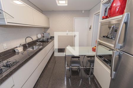Apartamento à venda com 180m², 3 quartos e 2 vagas Apartamento à venda com 180m², 3 quartos e 2 vagasCozinha