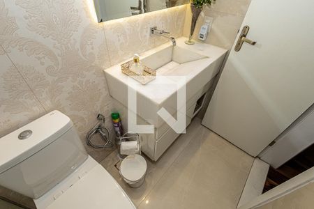 Apartamento à venda com 180m², 3 quartos e 2 vagas Apartamento à venda com 180m², 3 quartos e 2 vagasBanheiro da Suíte