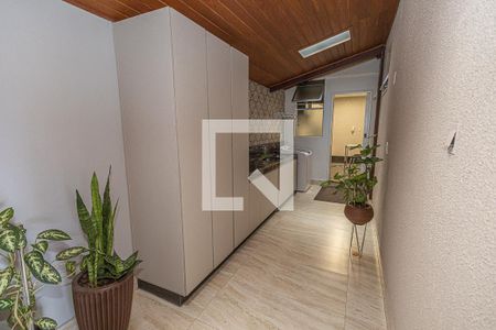 Apartamento à venda com 180m², 3 quartos e 2 vagas Apartamento à venda com 180m², 3 quartos e 2 vagasÁrea de Serviço