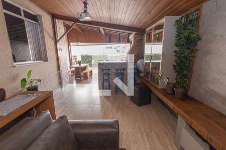 Apartamento à venda com 180m², 3 quartos e 2 vagas Apartamento à venda com 180m², 3 quartos e 2 vagasSala de TV