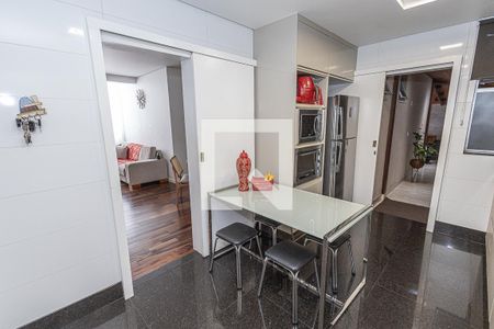 Apartamento à venda com 180m², 3 quartos e 2 vagas Apartamento à venda com 180m², 3 quartos e 2 vagasCozinha