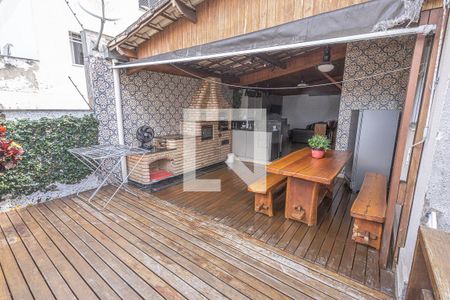 Apartamento à venda com 180m², 3 quartos e 2 vagas Apartamento à venda com 180m², 3 quartos e 2 vagasEspaço Gourmet