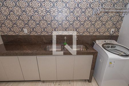 Apartamento à venda com 180m², 3 quartos e 2 vagas Apartamento à venda com 180m², 3 quartos e 2 vagasÁrea de Serviço