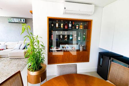 Apartamento à venda com 130m², 2 quartos e 2 vagas Apartamento à venda com 130m², 2 quartos e 2 vagasDetalhes da Sala