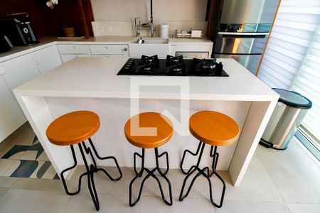 Apartamento à venda com 130m², 2 quartos e 2 vagas Apartamento à venda com 130m², 2 quartos e 2 vagasDetalhes cozinha
