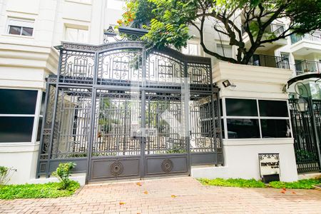 Apartamento à venda com 130m², 2 quartos e 2 vagas Apartamento à venda com 130m², 2 quartos e 2 vagasFachada e portaria