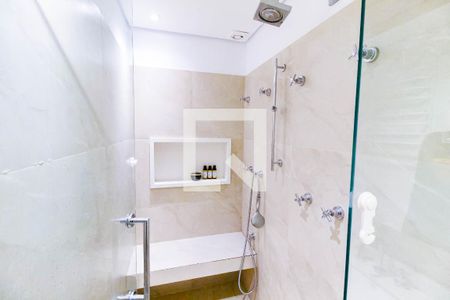 Apartamento à venda com 130m², 2 quartos e 2 vagas Apartamento à venda com 130m², 2 quartos e 2 vagasBanheiro da Suíte