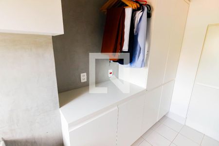 Apartamento à venda com 130m², 2 quartos e 2 vagas Apartamento à venda com 130m², 2 quartos e 2 vagasDetalhe da area de serviço