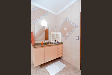 Casa à venda com 261m², 3 quartos e 8 vagasBanheiro Social