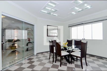 Casa à venda com 261m², 3 quartos e 8 vagasCopa 