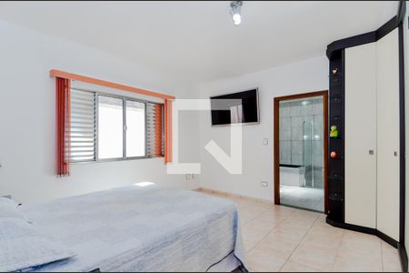 Casa à venda com 261m², 3 quartos e 8 vagasQuarto 3 - Suíte