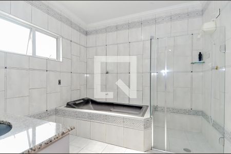 Casa à venda com 261m², 3 quartos e 8 vagasBanheiro da Suíte