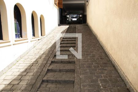 Casa à venda com 444m², 5 quartos e 8 vagas Casa à venda com 444m², 5 quartos e 8 vagasGaragem