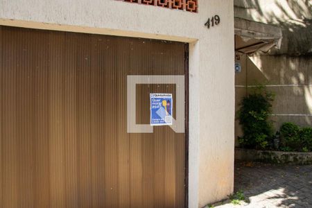 Casa à venda com 444m², 5 quartos e 8 vagas Casa à venda com 444m², 5 quartos e 8 vagasFachada